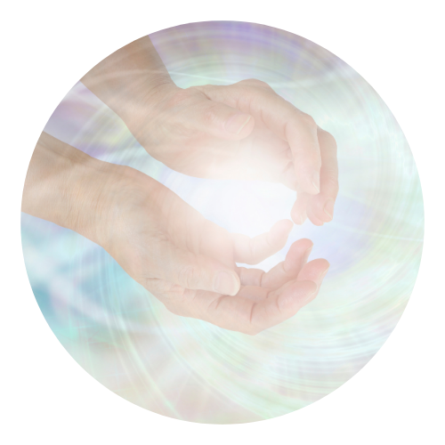 Mãos abertas e juntas emitindo luz para realizar a cura quântica.